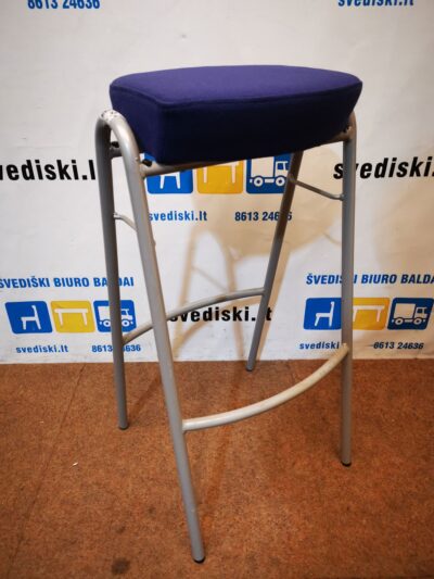 Mitab Pusbario Kėdės Su Violetinio Audinio Sėdima Dalimi, Švedija