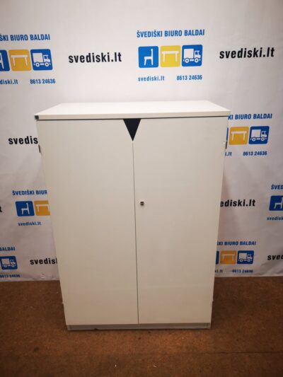 Balta Spintelė Su Uždaromomis Durimis 122x82x47cm, Švedija