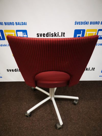 Švediški lt. Kinnarps Yin Bordinės Spalvos Lankytojų Kėdė Su Ratukais, Švedija