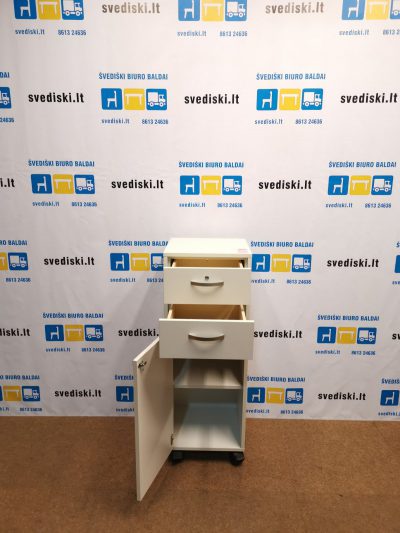 Švediški.lt Balta Biuro Spintelė Su Dviem Stalčiais Ir Atidaroma Dalimi Ant Ratuku, Švedija