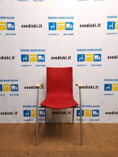 Švediški.lt Kinnarps Citra Lankytojo Kėdė Su Raudonu Gobelenu, Švedija