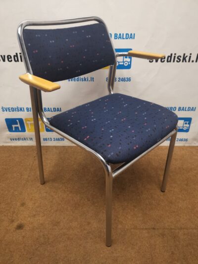 Mėlyna Lankytojo Kėdė Su Chromuotu Rėmu Ir Buko Porankiais, Švedija