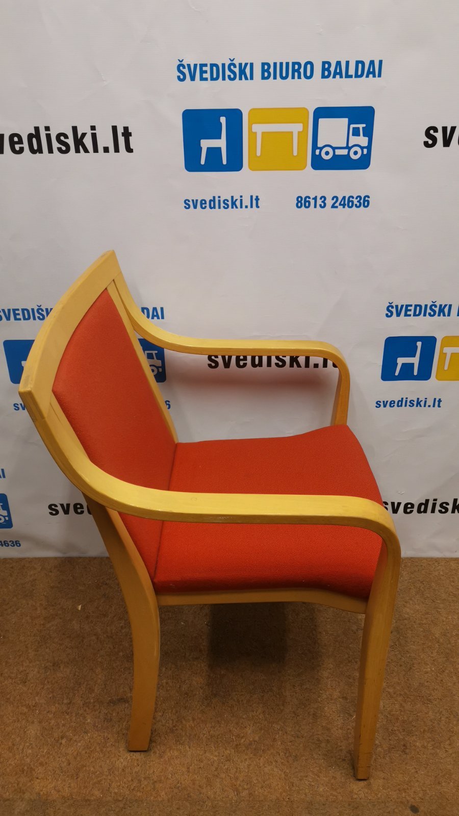 svediski.lt Raudona Lankytojo Kėdė Su Buko Rėmu, Švedija