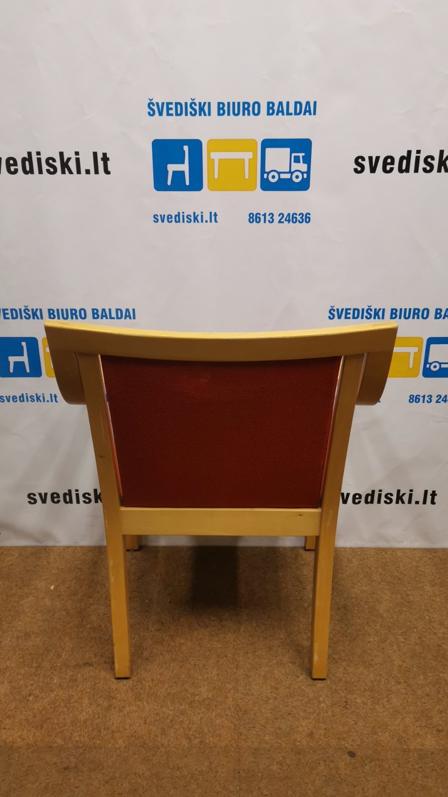 svediski.lt Raudona Lankytojo Kėdė Su Buko Rėmu, Švedija