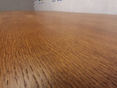 Beicuotas ąžuolo lukšto stalas iš MDF plokštės