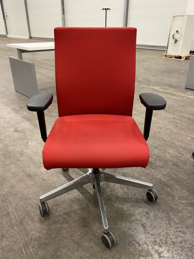 Interstuhl Raudona Biuro Kėdė Su 4 D Porankiais, Vokietija
