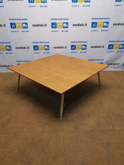 Skandiform 43cm Aukščio Stalas Su Ąžuolo 120x120cm Stalviršiu, Švedija