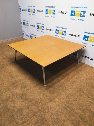 Skandiform 43cm Aukščio Stalas Su Ąžuolo 120x120cm Stalviršiu, Švedija