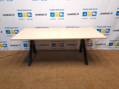 NAUJAS K2 Juodas Elektra Reguliuojamas Mechanizmas Su Klevo 180x80cm Stalviršiu, Danija
