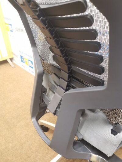Pilka Ergonomiška Biuro Kėdė Pofit Su 5D Galvos Atrama Ir 3D Porankiais