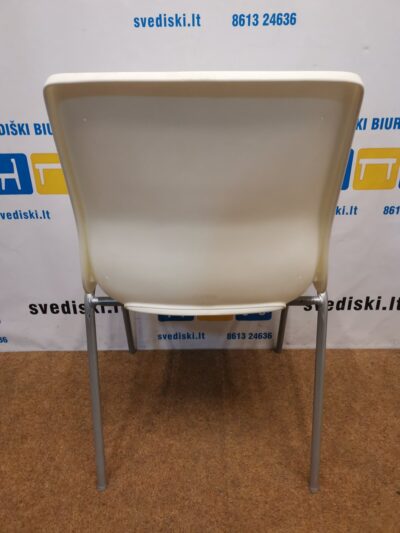 Ana Balta Plastikinė Kėdė, Švedija