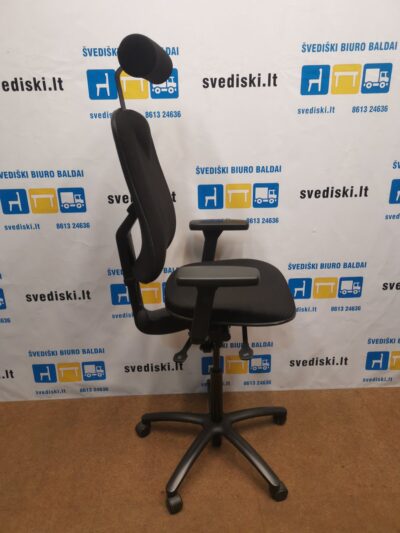 Hoganas Plus 381 Juoda Biuro Kėdė Su Reguliuojamais Porankiais, Švedija