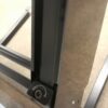 Ergonomiškas Juodas Reguliuojamo Aukščio Stalas Su Pilku 140x80cm Stalviršiu, Švedija