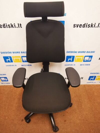 Hoganas Plus 361 Juoda Biuro Kėdė Su Reguliuojamais Porankiais, Švedija