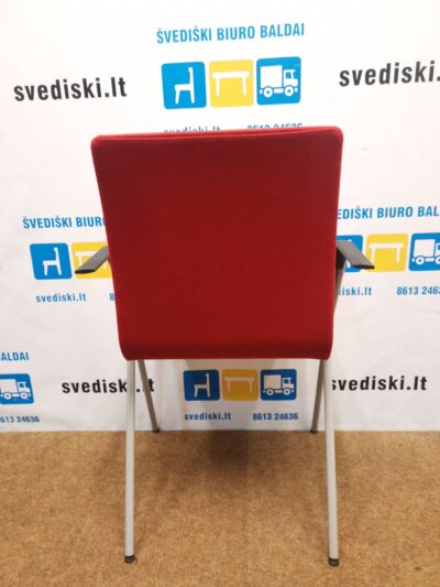 Isku Rudolf Raudona Lankytojo kėdė Su Pilku Rėmu Ir Porankiais, Švedija