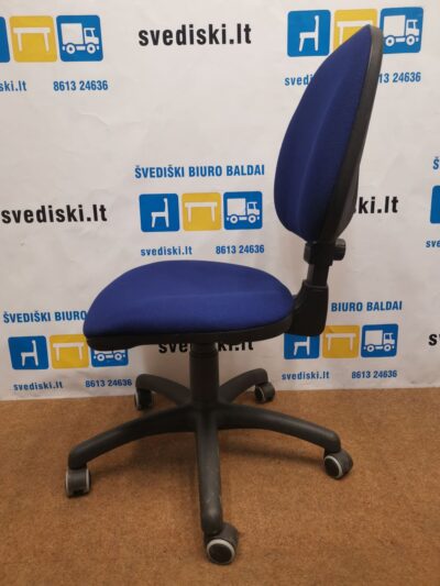 Mėlyna Biuro Kėdė, Švedija
