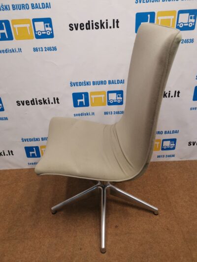 Offecct Smėlio Spalvos Linguojantis Fotelis Su Aukšta Nugaros Atrama, Švedija