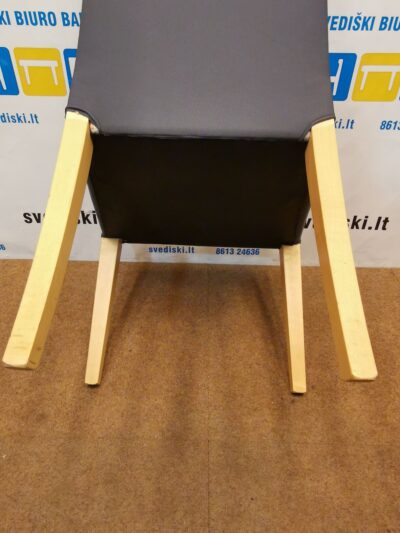 Kėdė Su Beržo Rėmu Ir Nauju Pilku Audiniu, Švedija