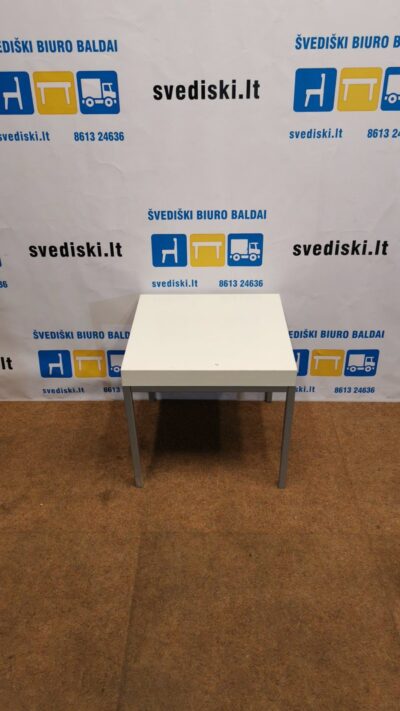 Ikea Baltas Staliukas Su Metalinėmis Kojomis, Švedija