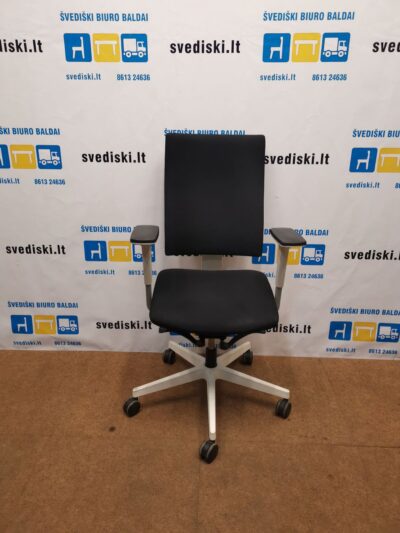 Juoda| Balta Ergonomiška Biuro Kėdė Su 3D Porankiais, Švedija