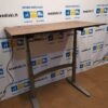 su įmontuojamu 220v elektros lizdu, 2 usb jungtimis, laidu nuvedimo dangteliu, loveliu laidams.