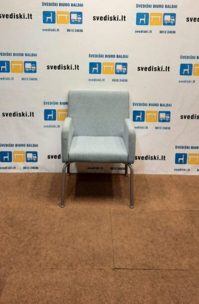 Melsvas Fotelis Su Metalinėmis Kojomis, Švedija