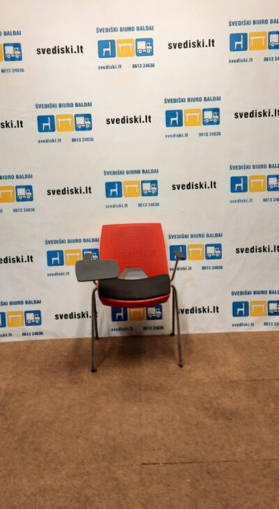 Strike Raudona Konferencinė Kėdė Su Staliuku, Švedija