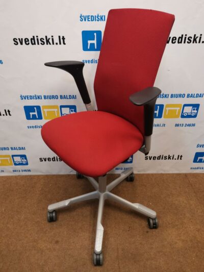 HAG Futu Raudona Biuro Kėdė Su Porankiais, Švedija
