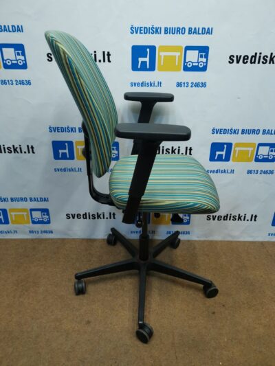 Savo Žalsva Biuro Kėdė Su Porankiais, Švedija
