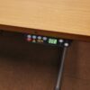 AHREND 500 Elektra Reguliuojamas Stalas Su Beržo Stalviršiu Ir Akustine Sienele, Švedija