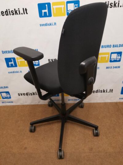Savo Juoda Biuro Kėdė Su 2D Porankiais, Švedija