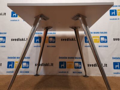 Vitra Stalas Su Baltu Stalviršiu, Švedija