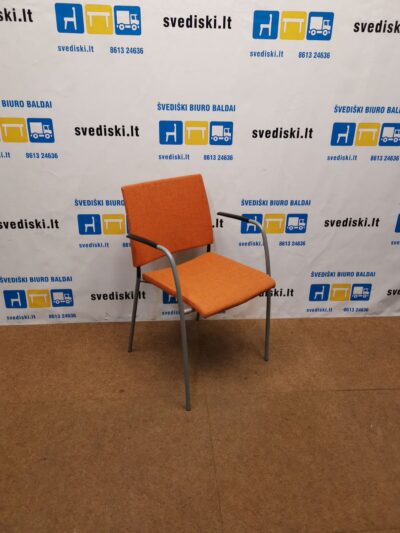 Lammhults Spira Oranžinė| Pilka Lankytojo Kėdė Su Pilku Rėmu Ir Porankiais, Švedija