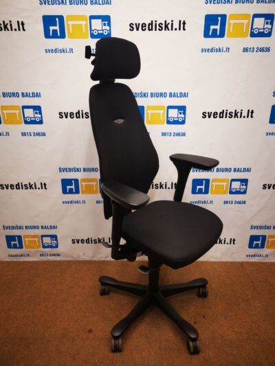 Kinnarps Plus 8 Juoda Biuro Kėdė Su Galvos Atrama Ir Porankiais, Švedija
