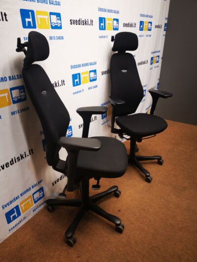 Kinnarps Plus 8 Juoda Biuro Kėdė Su Galvos Atrama Ir Porankiais, Švedija