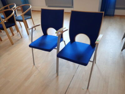 Kinnarps Yin Mėlynos Alkantaros Kėdė Su Beržo Fanera Ir Porankiais, Švedija