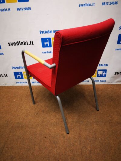 Offecct Quilt Raudona Lankytojo Kėdė Su Porankiais, ŠvedijaOffecct Quilt Raudona Lankytojo Kėdė Su Porankiais, Švedija