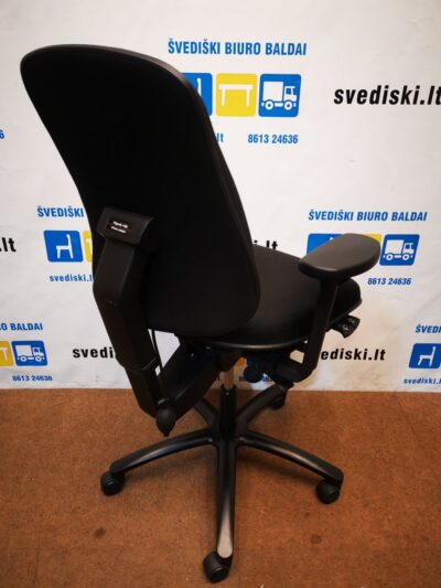 Hoganas Plus 361 Juoda Naujo Modelio Biuro Kėdė Su 5D Porankiais, Švedija