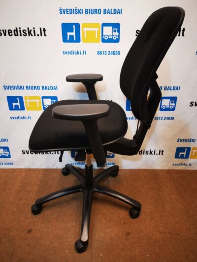 Hoganas Plus 361 Juoda Naujo Modelio Biuro Kėdė Su 5D Porankiais, Švedija
