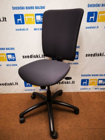 SAVO Tamsiai Pilka Biuro Kėdė Su Nauju Audiniu Be Porankių, Švedija