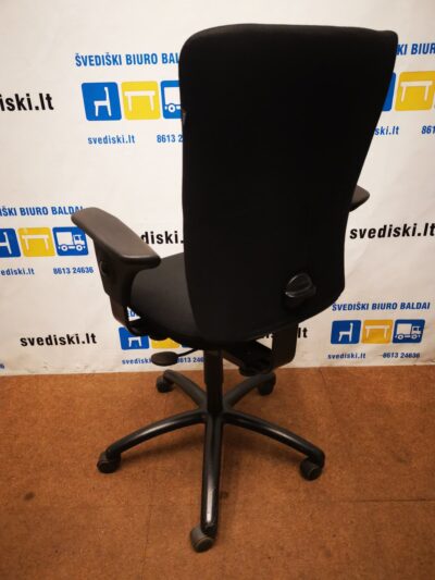 Savo Apollo Juoda Biuro Kėdė Su Porankiais, Švedija