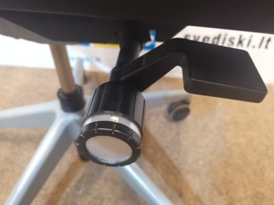 Steelcase Ligne 55 Juoda Biuro Kėdė Su 3D Porankiais Ir Pilku Rėmu, Švedija