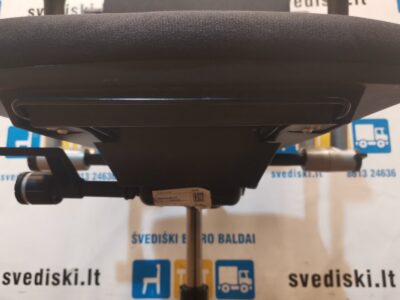 Steelcase Ligne 55 Juoda Biuro Kėdė Su 3D Porankiais Ir Pilku Rėmu, Švedija