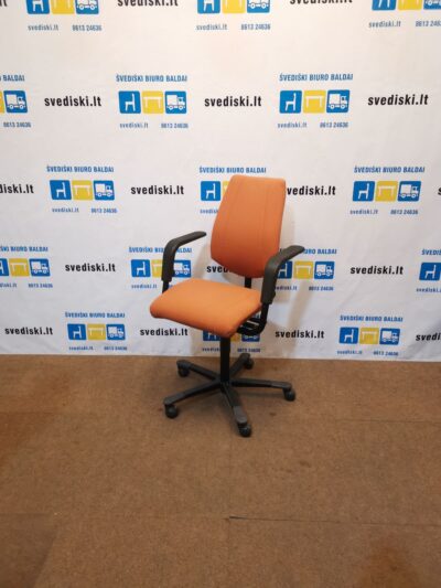 HAG Credo Oranžinė Biuro Kėdė Su 2D Porankiais, Švedija