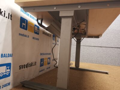 EFG Elektra Reguliuojamas Stalas Su Klevo Pasirenkamu Stalviršiu, Švedija