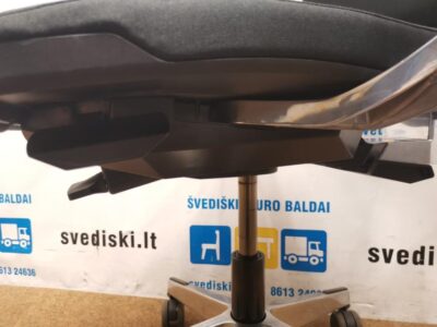 Giroflex Juoda Biuro Kėdė Su Chromuotu Rėmu Ir 3D Porankiais, Švedija
