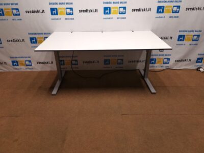 Stok-Sėsk Stalas Su Pasirenkamo Dydžio TRESPA Stalviršiu, Švedija