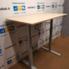 Stok-Sėsk Pilkas Elektra Reguliuojamas Stalas Su klevo Pasirenkamu Stalviršiu, Švedija