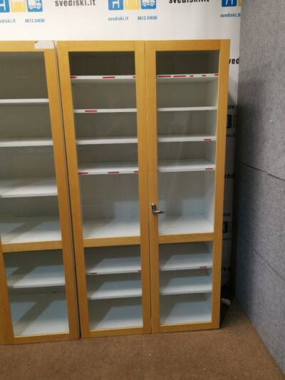 Buko Spinta Su Stiklinėmis Durimis, Švedija