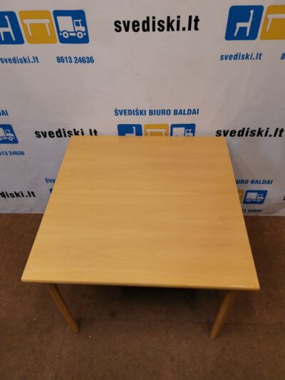 Kinnarps Buko 70x70cm Stalas, Švedija